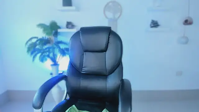 Snapshot of emily_yeon chatting on January 9, 2026, 7:26 pm emily yeon online show from January 9, 2026, 7:26 pm