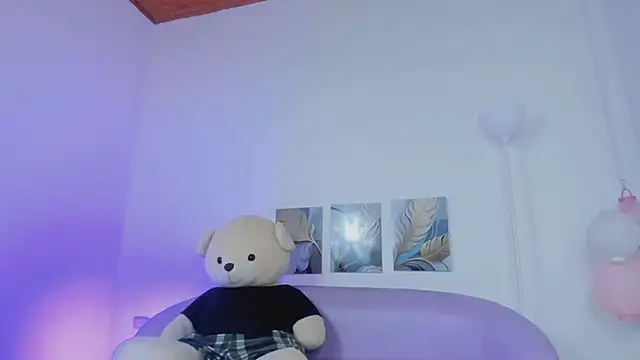 Snapshot of emily_yeon chatting on February 28, 2026, 10:11 pm emily yeon online show from February 28, 2026, 10:11 pm