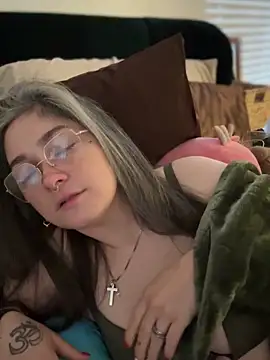 Alix Valentine online show from November 21, 2025, 3:44 pm