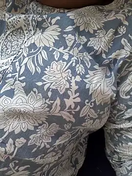 Snapshot of Villageanuty chatting on September 18, 2025, 10:06 am Villageanuty online show from September 18, 2025, 10:06 am