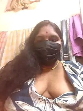 Snapshot of Villageanuty chatting on November 2, 2025, 10:17 am Villageanuty online show from November 2, 2025, 10:17 am