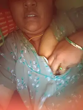 Snapshot of Villageanuty chatting on November 4, 2025, 1:21 pm Villageanuty online show from November 4, 2025, 1:21 pm