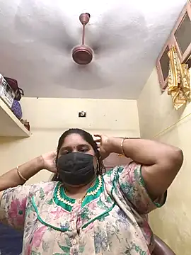 Snapshot of Villageanuty chatting on November 25, 2025, 3:39 am Villageanuty online show from November 25, 2025, 3:39 am