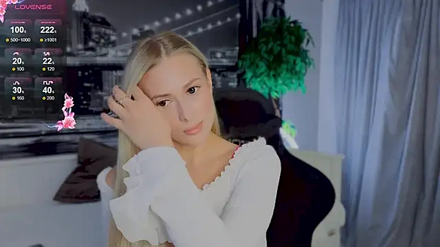 ChristyMarshall online show from October 9, 2025, 4:49 pm