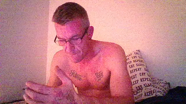 Snapshot of Kevinhot38 chatting on December 20, 2025, 1:12 am Kevinhot38 online show from December 20, 2025, 1:12 am