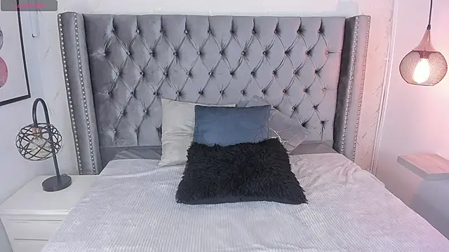 Anya Belth online show from October 26, 2025, 3:51 pm