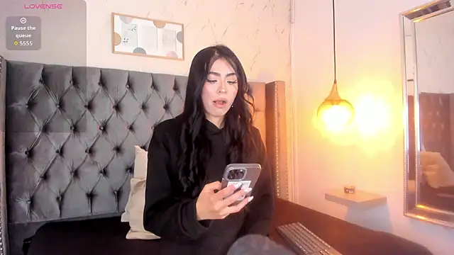 Anya Belth online show from March 18, 2026, 7:39 pm