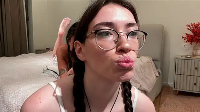 Kelly Berry   online show from November 9, 2025, 2:10 am