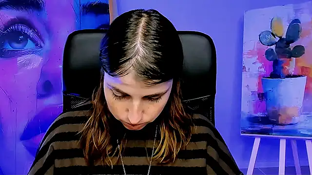 MartaEdams online show from November 11, 2025, 6:13 am