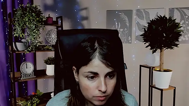 Snapshot of MartaEdams chatting on December 22, 2025, 6:32 am MartaEdams online show from December 22, 2025, 6:32 am