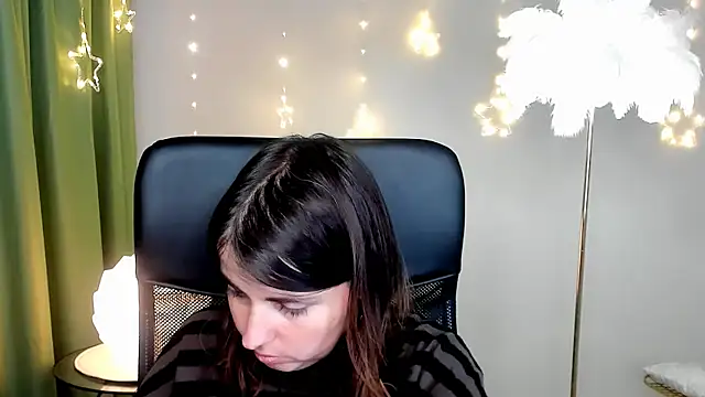 Snapshot of MartaEdams chatting on December 23, 2025, 6:11 am MartaEdams online show from December 23, 2025, 6:11 am