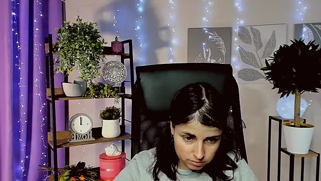 Snapshot of MartaEdams chatting on January 14, 2026, 6:19 am MartaEdams online show from January 14, 2026, 6:19 am