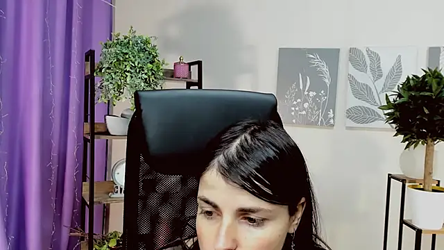 Snapshot of MartaEdams chatting on January 15, 2026, 7:13 am MartaEdams online show from January 15, 2026, 7:13 am