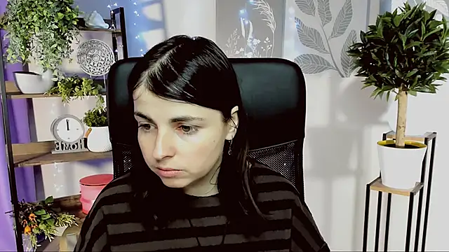Snapshot of MartaEdams chatting on February 17, 2026, 6:21 am MartaEdams online show from February 17, 2026, 6:21 am