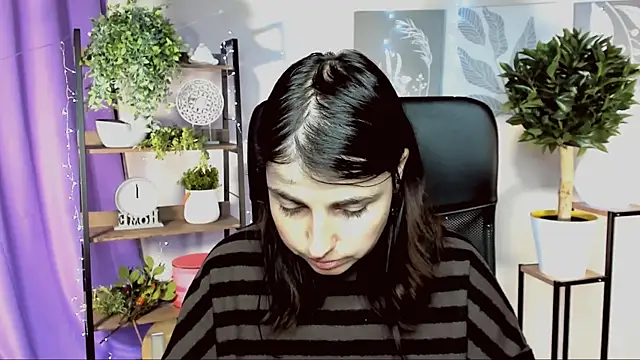 Snapshot of MartaEdams chatting on March 16, 2026, 7:01 am MartaEdams online show from March 16, 2026, 7:01 am