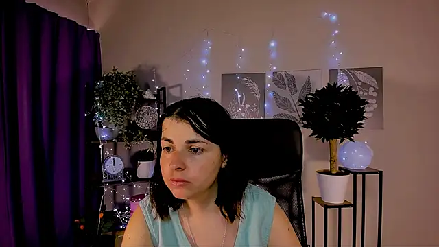 Snapshot of MartaEdams chatting on May 18, 2026, 9:04 am MartaEdams online show from May 18, 2026, 9:04 am