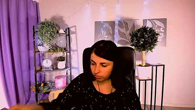 Snapshot of MartaEdams chatting on June 1, 2026, 6:26 am MartaEdams online show from June 1, 2026, 6:26 am