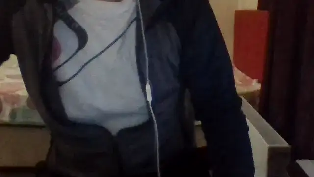 Snapshot of st206boy chatting on October 23, 2025, 12:21 am st206boy online show from October 23, 2025, 12:21 am