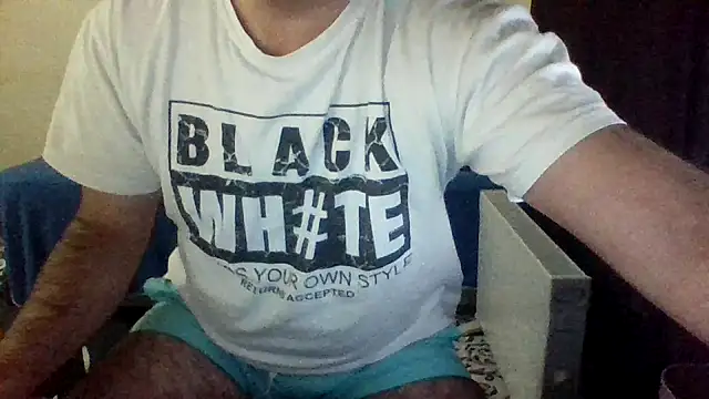 Snapshot of st206boy chatting on November 25, 2025, 12:32 am st206boy online show from November 25, 2025, 12:32 am