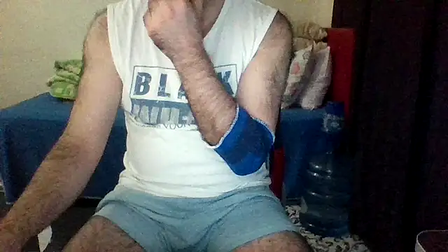 Snapshot of st206boy chatting on November 25, 2025, 10:54 pm st206boy online show from November 25, 2025, 10:54 pm