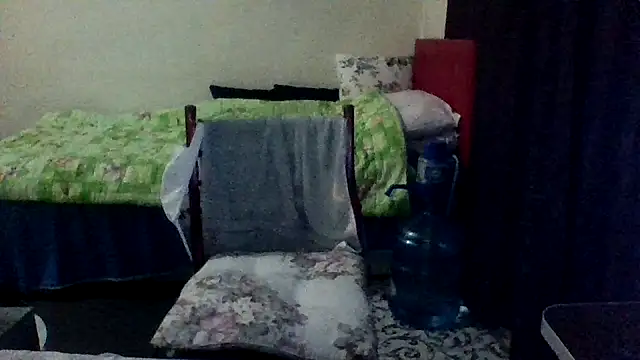 Snapshot of st206boy chatting on December 16, 2025, 12:37 am st206boy online show from December 16, 2025, 12:37 am