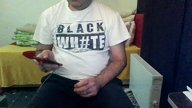 Snapshot of st206boy chatting on January 14, 2026, 1:33 am st206boy online show from January 14, 2026, 1:33 am