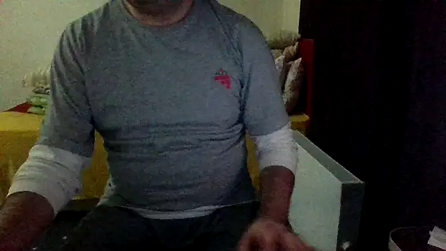 Snapshot of st206boy chatting on March 12, 2026, 12:39 am st206boy online show from March 12, 2026, 12:39 am