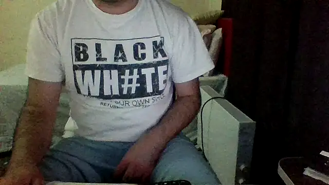 Snapshot of st206boy chatting on March 16, 2026, 1:22 am st206boy online show from March 16, 2026, 1:22 am