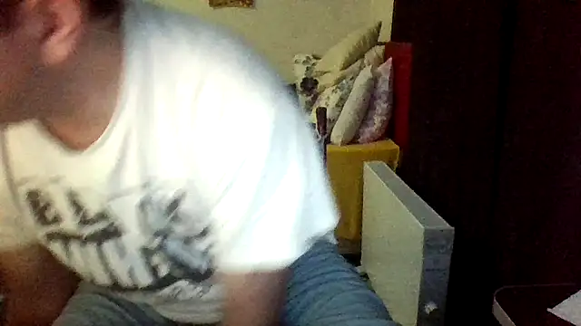 Snapshot of st206boy chatting on March 17, 2026, 12:59 am st206boy online show from March 17, 2026, 12:59 am