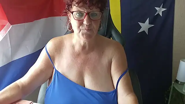 -Curvy- online show from June 22, 2026, 9:06 am