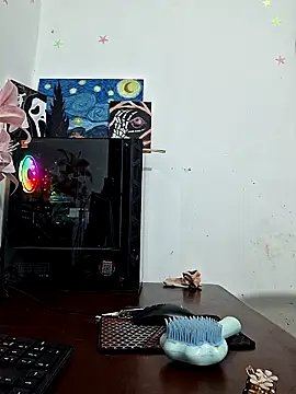 channell0 online show from October 19, 2025, 5:52 am