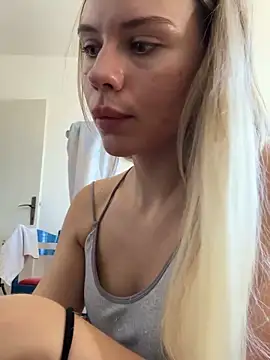 Snapshot of SexyMommyKate chatting on September 21, 2025, 12:51 pm SexyMommyKate online show from September 21, 2025, 12:51 pm