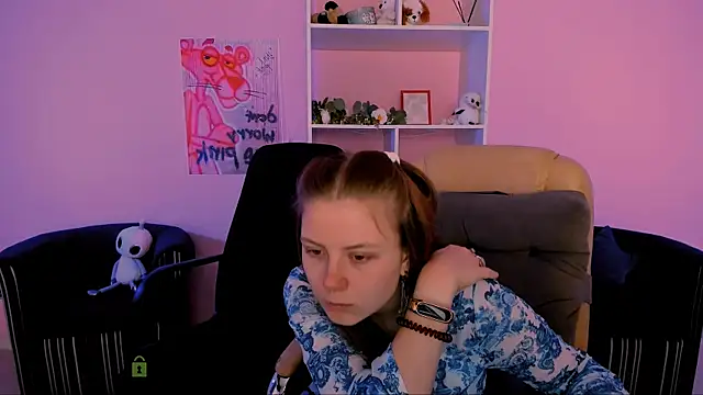 Snapshot of foxy_tease_ chatting on September 19, 2025, 11:16 pm foxy tease online show from September 19, 2025, 11:16 pm