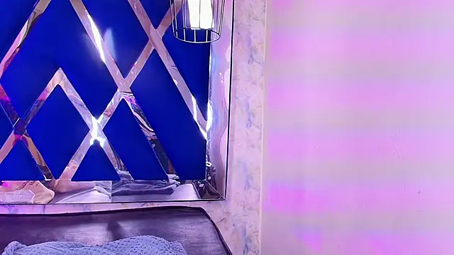 Snapshot of Soleil_66 chatting on December 3, 2025, 4:09 am Soleil 66 online show from December 3, 2025, 4:09 am