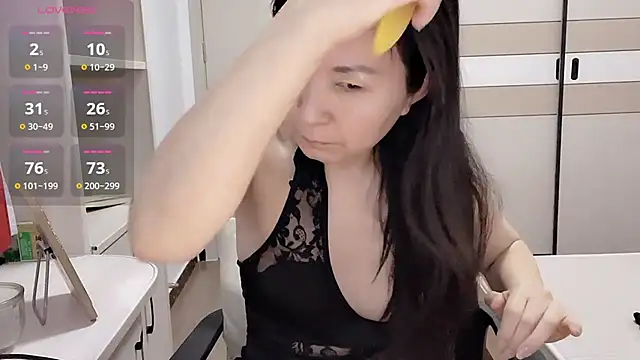 JackieBell online show from December 14, 2025, 12:27 am