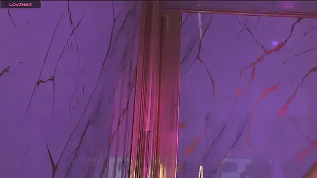 eimy skinny  online show from February 6, 2026, 12:41 pm