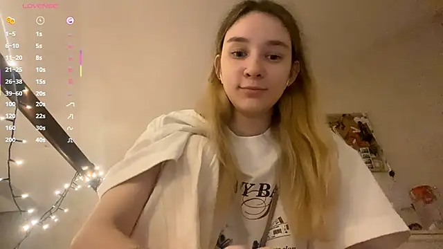 DanaCore online show from November 9, 2025, 5:00 pm