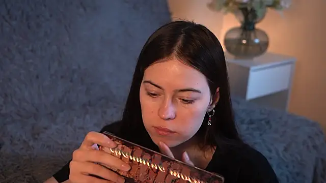 ywixos online show from December 16, 2025, 2:55 pm