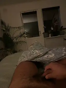 latina-pene online show from October 30, 2025, 1:40 am