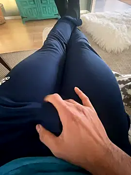 latina-pene online show from December 18, 2025, 12:11 pm