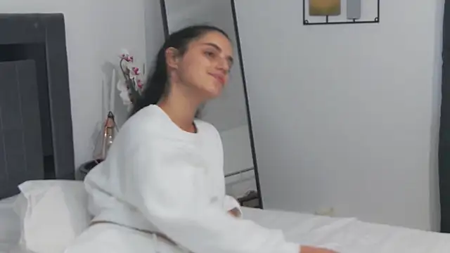 SweetMelodyZ online show from December 15, 2025, 8:40 am