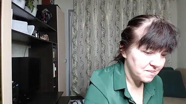 Snapshot of Illusionq chatting on November 10, 2025, 5:06 am Illusionq online show from November 10, 2025, 5:06 am