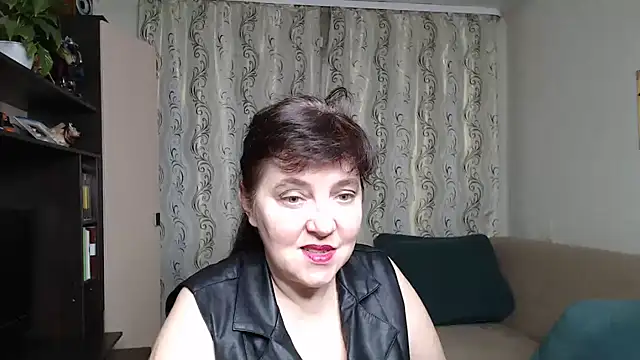 Snapshot of Illusionq chatting on November 19, 2025, 8:14 am Illusionq online show from November 19, 2025, 8:14 am