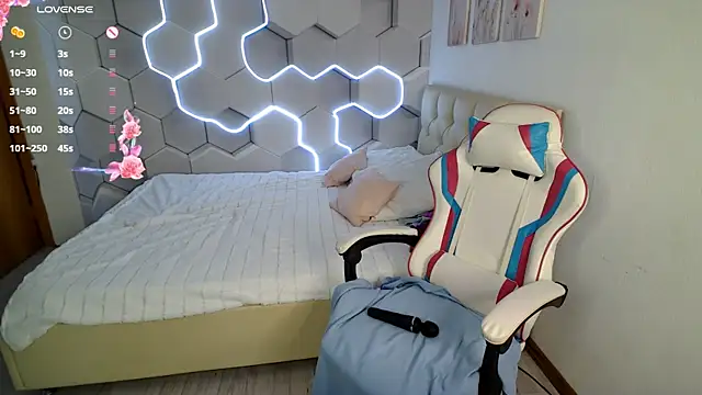 Snapshot of aliicemeow chatting on July 8, 2026, 3:44 am aliicemeow online show from July 8, 2026, 3:44 am
