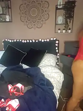 LonelyLucinda online show from September 28, 2025, 6:30 am