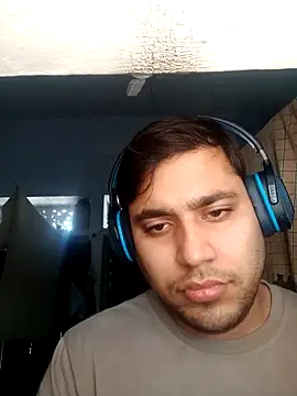 Snapshot of Desirock001 chatting on February 7, 2026, 7:56 am Desirock001 online show from February 7, 2026, 7:56 am