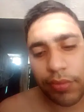 Snapshot of Desirock001 chatting on April 28, 2026, 2:38 am Desirock001 online show from April 28, 2026, 2:38 am