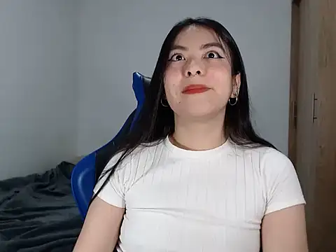 EloiseJun online show from November 23, 2025, 4:34 am