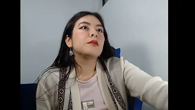EloiseJun online show from June 16, 2026, 4:37 am