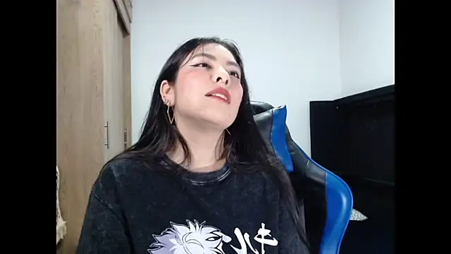 EloiseJun online show from July 5, 2026, 4:52 am